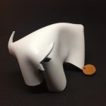 taureau en cuir blanc