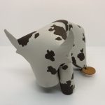 vache à tâches marrons